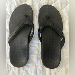 Vionic flip flops